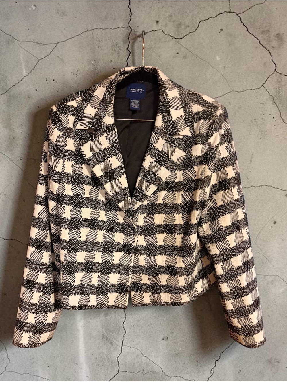 NWOT Doncaster Collection Black & White Scribble Plaid Cropped Blazer Sz 16.